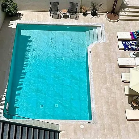 Floral Hotel 3*