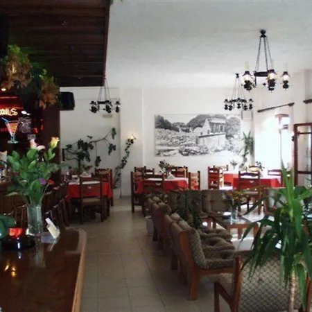 Floral מלון הרסוניסוס