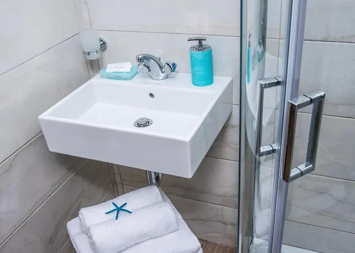 מלון Floral הרסוניסוס